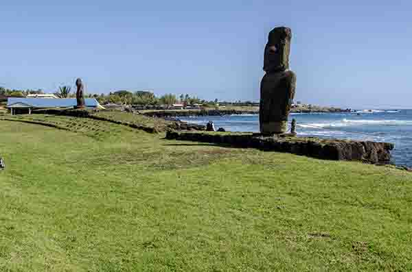 121 - Chile - isla de Rapa Nui o Pascua - Hanga Roa - Ahu Hotake